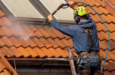 Démoussage et hydrofuge de toiture à Gratot